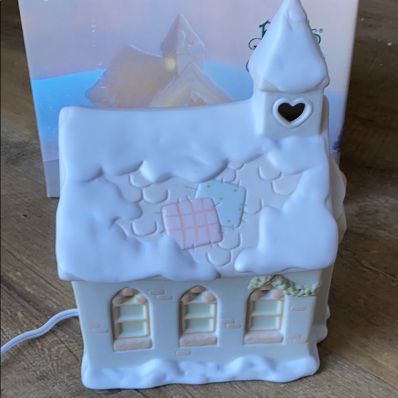 Sugar town Chapel Night Light by Enesco - Picture 6 of 8